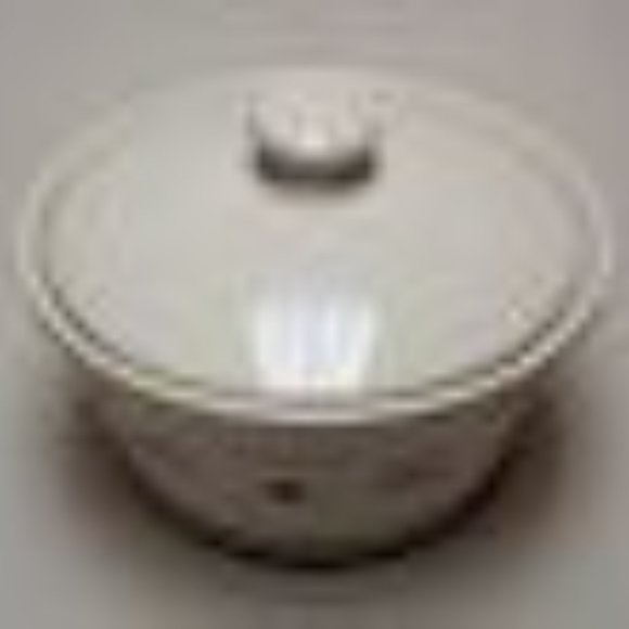 Longaberger Pottery Woven Traditions Heritage Green Small Covered Dish 1994 - Picture 3 of 11